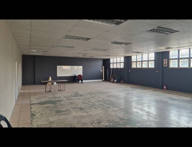 2,000M² WORKSHOP FOR SALE IN NELSPRUIT EXT 8